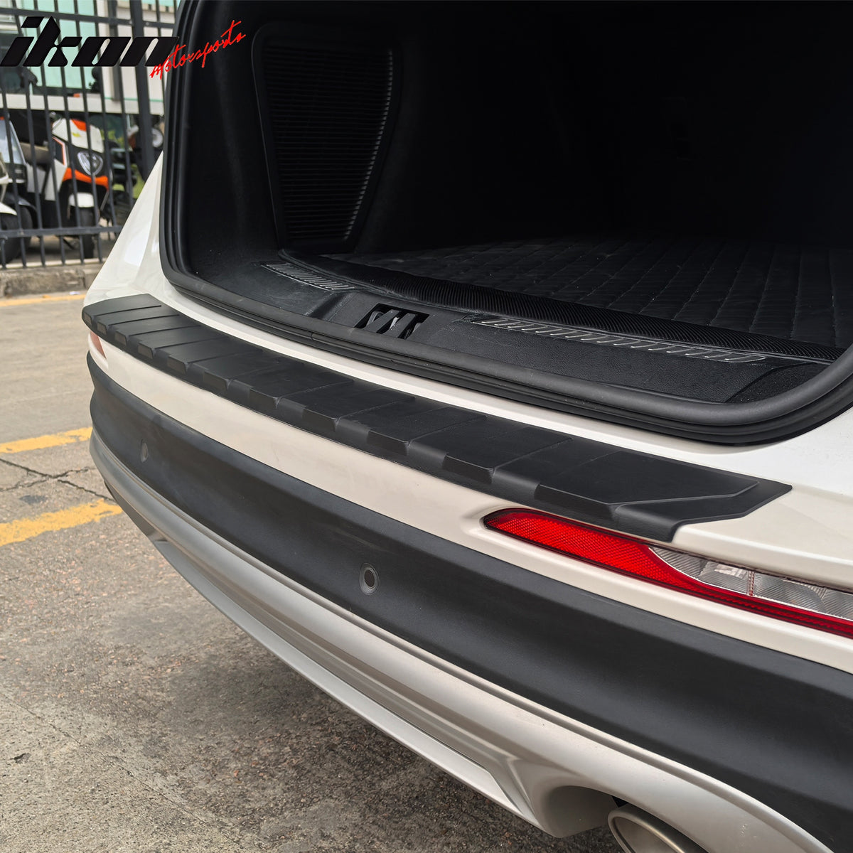 Fits 20-25 Lincoln Corsair Rear Bumper Cover Protector Guard Step Plate Pad Trim