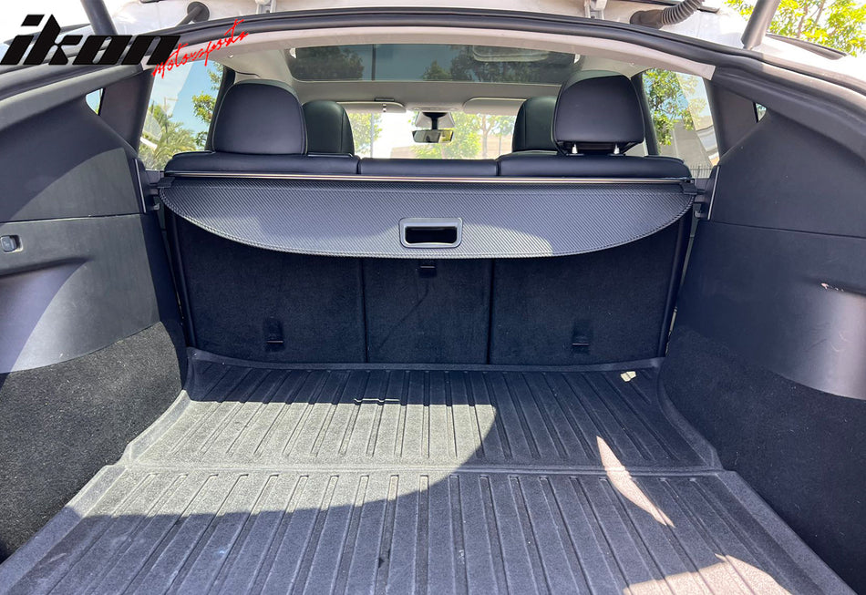 IKON MOTORSPORTS, Rear Cargo Cover Compatible With 2020-2022 Tesla Model Y, Retractable Rear Trunk Security Cargo Cover Black PVC & Aluminum Alloy CF Texture Style